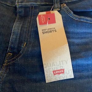 Levi’s mid length shorts size 12
